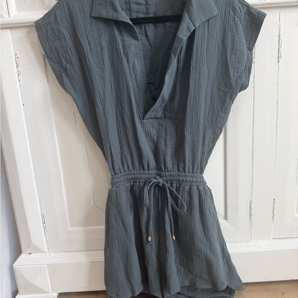 Olivaceous, Gray V-Neck Romper, Size Medium